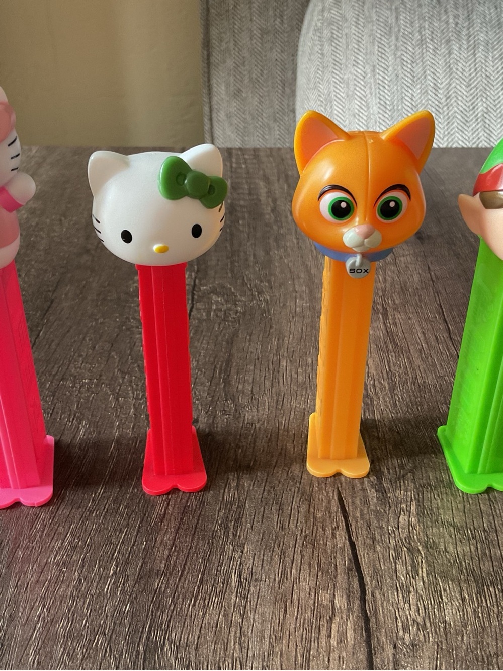 Cute Cat Head Candy Dispenser - Pink and Green Bow